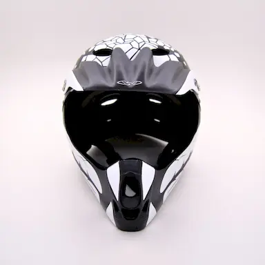Predator Helma 2