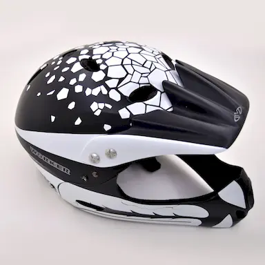 Predator Helma 3